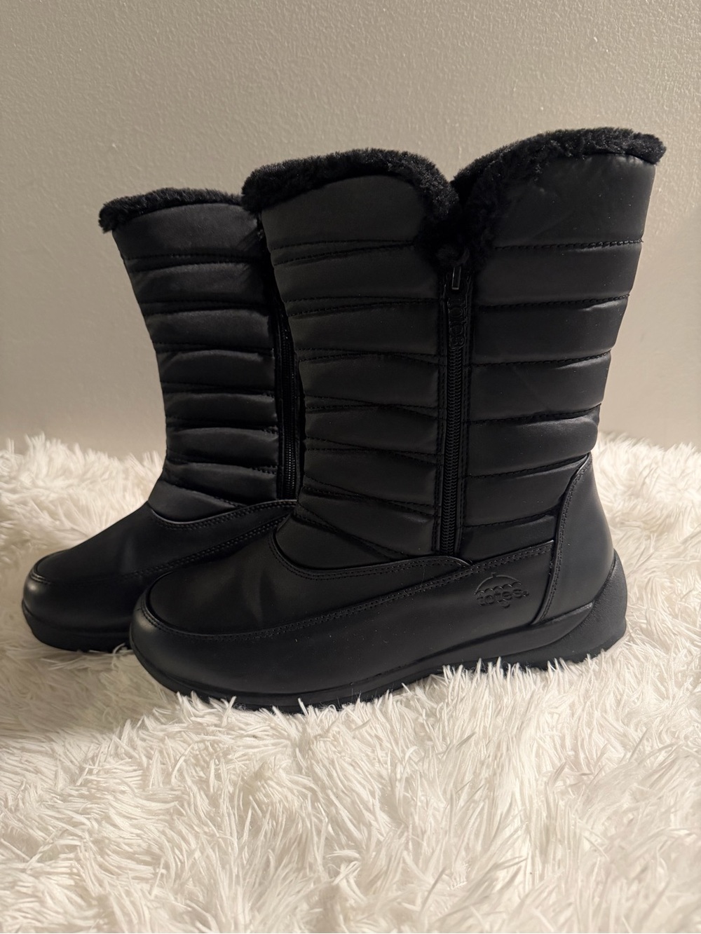 Totes Women Black Insulated Snow Boots with Faux Fur Cuff Size 10